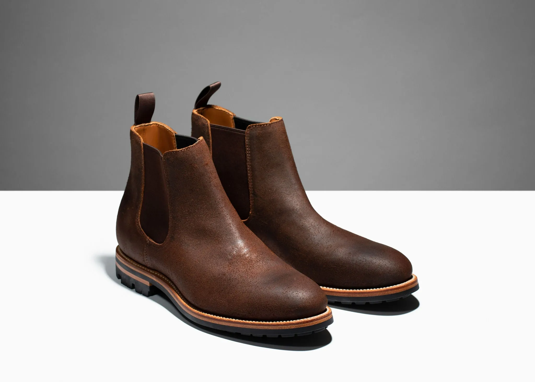 Chelsea Boot - Dark Oak Roughout